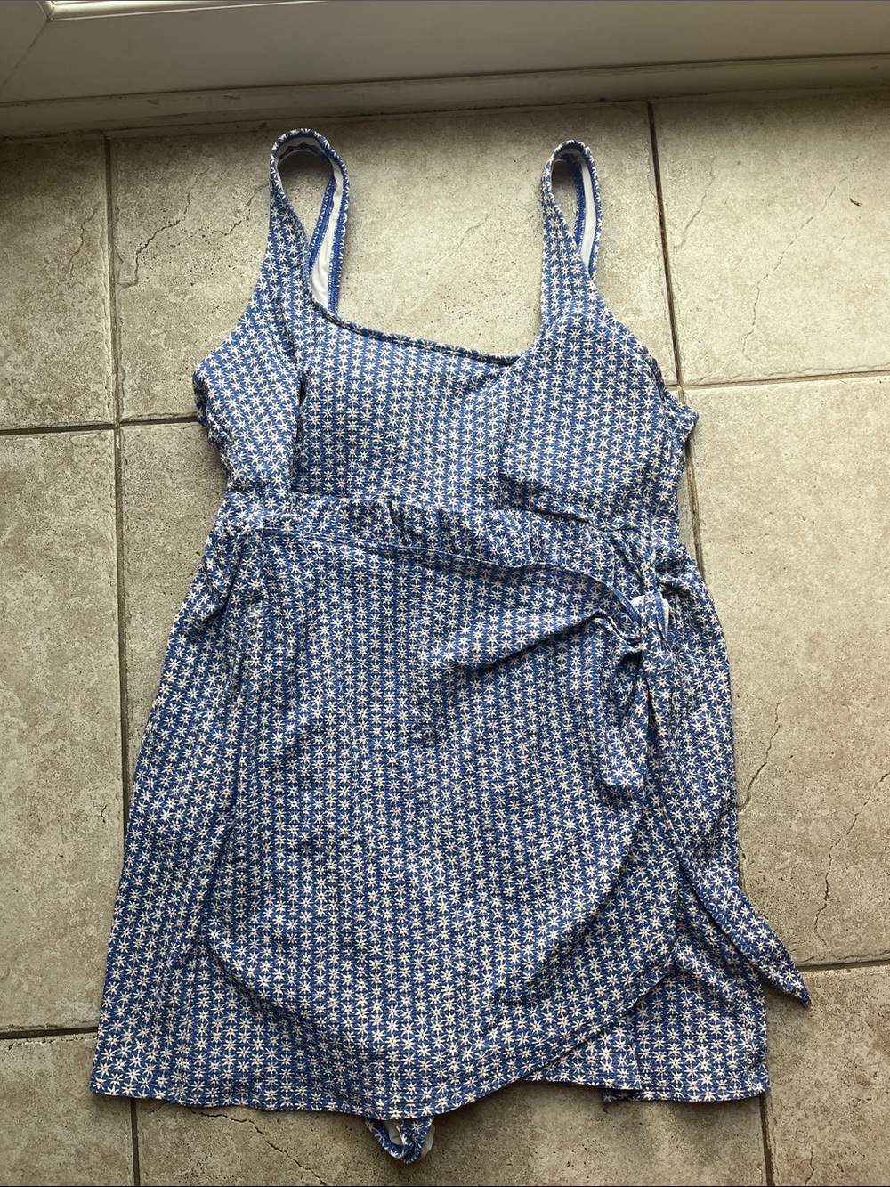 Old Navy Maternity Blue Floral Tie-Waist One-Piece Bathing suit